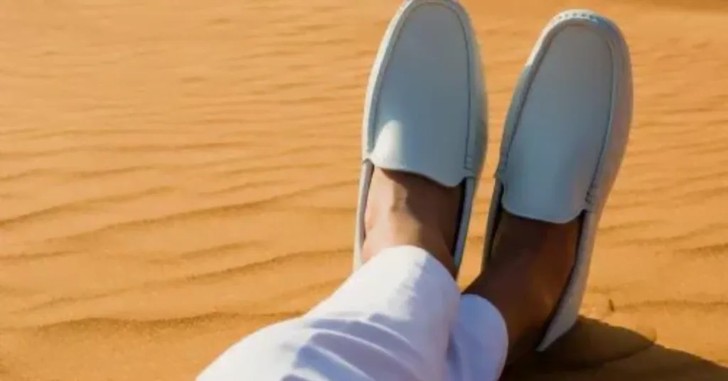 Wearing loafers barefoot: without socks, sweat goes straight into the lining